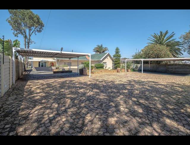 4 BEDROOM HOUSE FOR SALE IN WYCHWOOD
